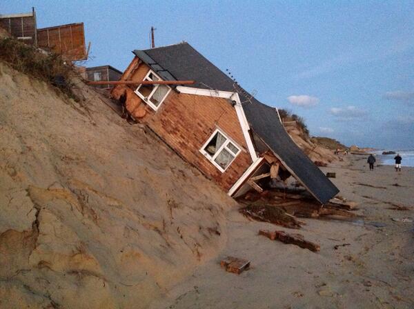 House Falls Off Cliff In Hemsby Norfolk